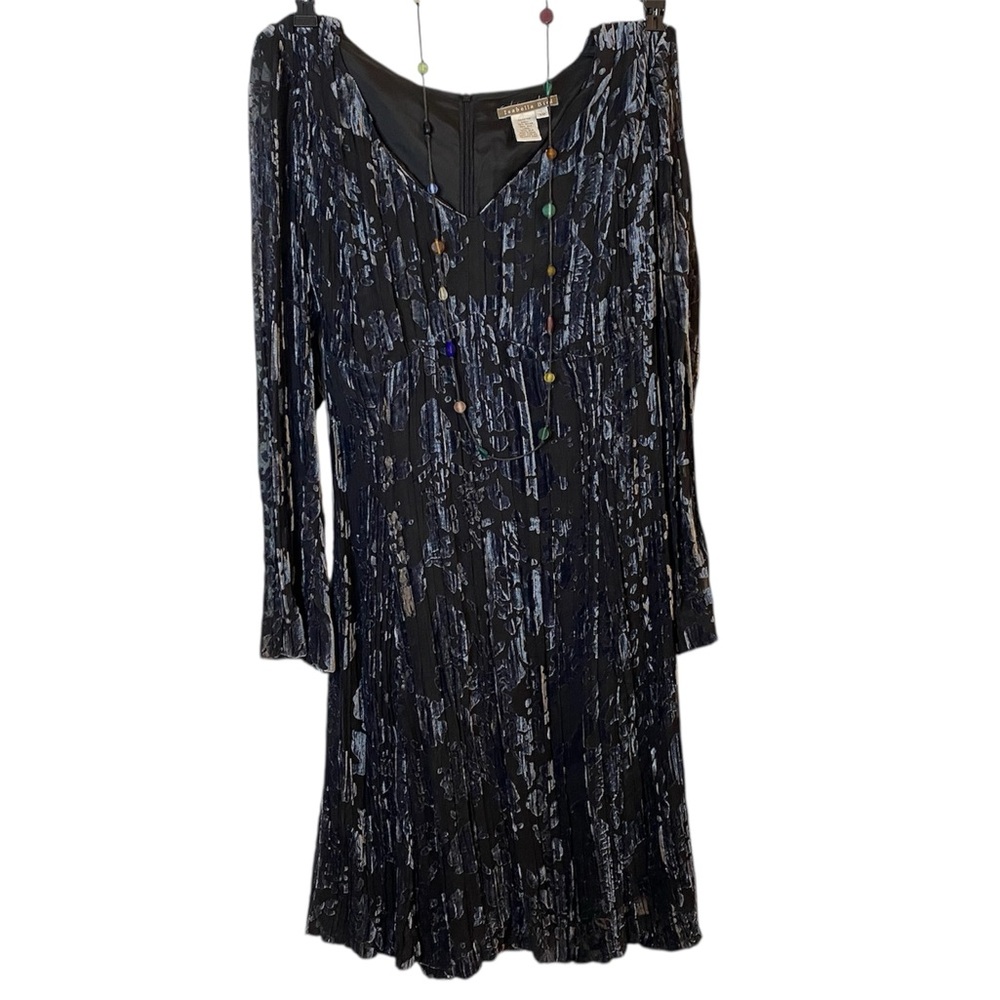 Isabella Bird Black Long Sleeve Dress